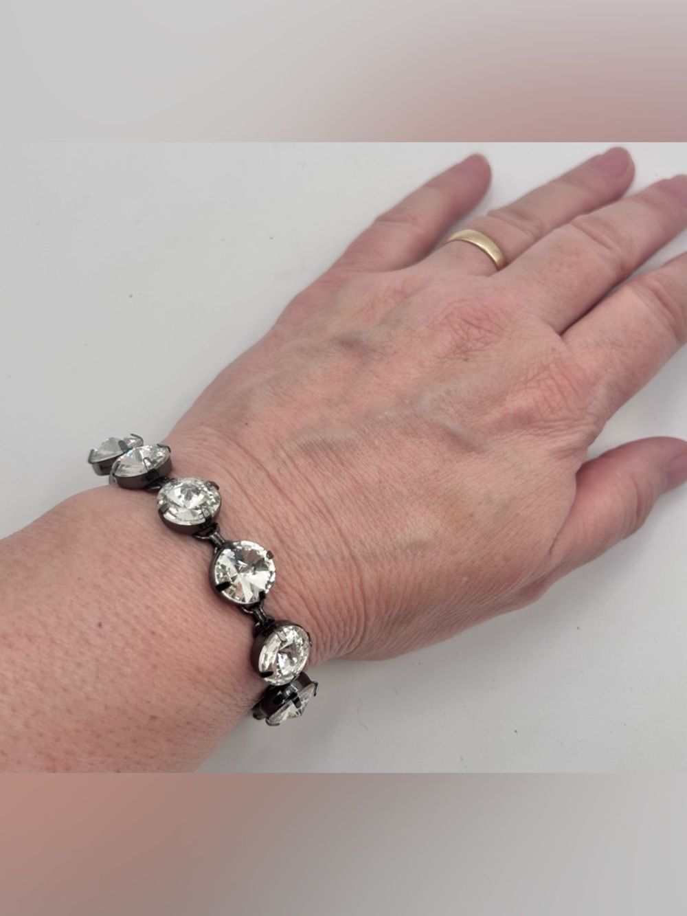 Rhinestone Link Fashion Bracelet Black Metal 7.5”